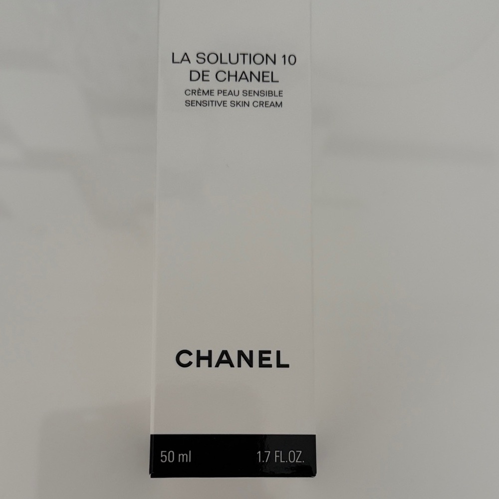 CHANEL La Solution 10 Sensitive Skin Cream - White & Black Packaging